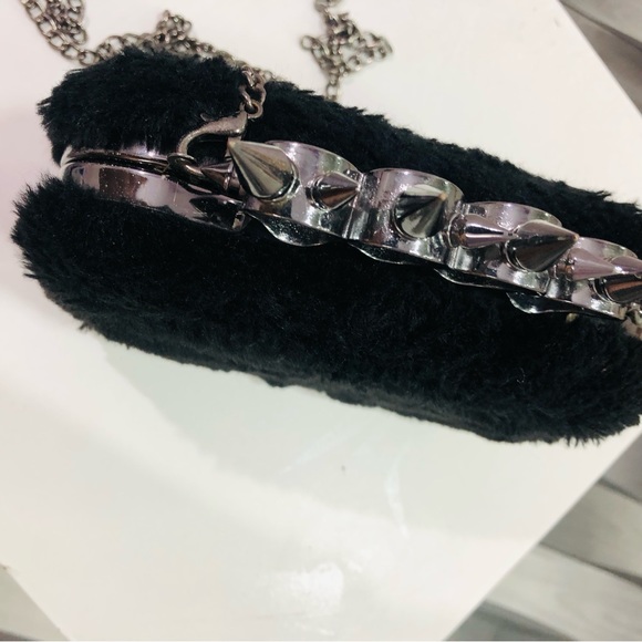 Black fur clutch / sling - Picture 9 of 14